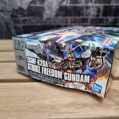 HGCE 1/144 Strike Freedom Gundam - Damaged Box (3)