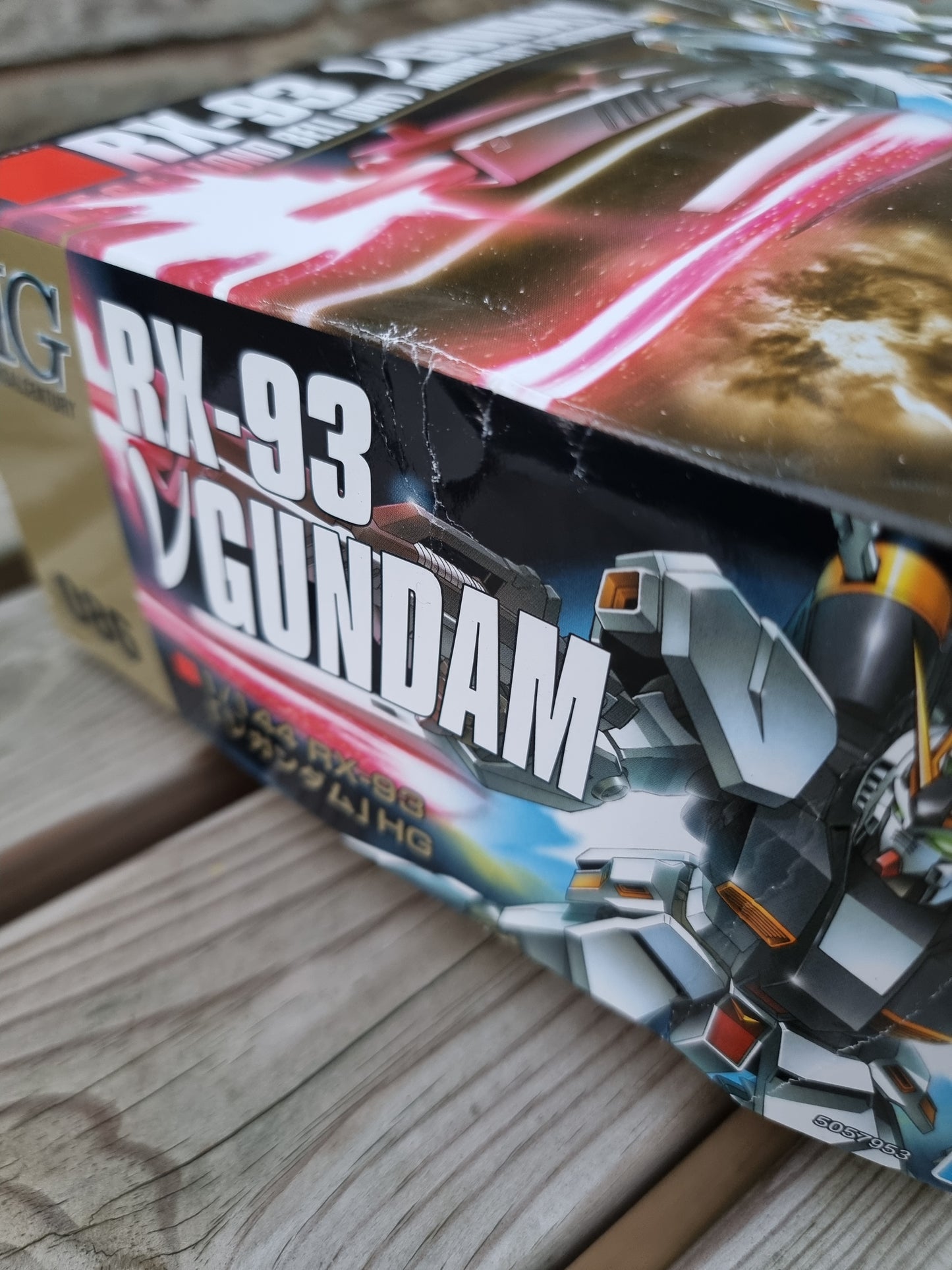 HGUC 1/144 RX-93 Nu Gundam-Damaged Box (1)